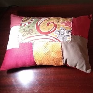 Accent pillow